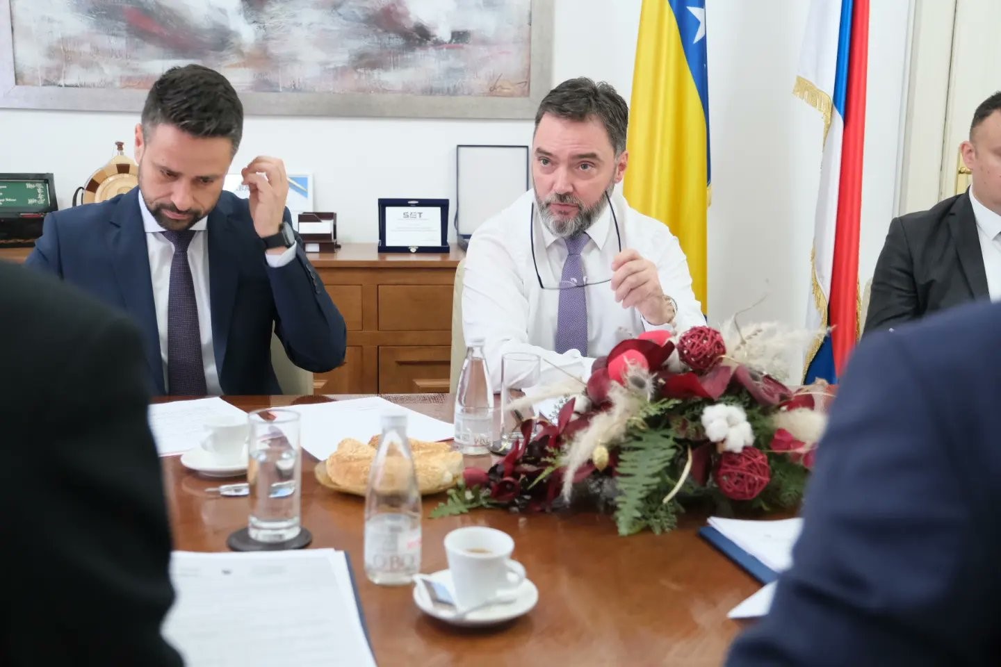 Na zahtjev ministara iz SNSD-a, Vijeće ministara BiH ponovo skinulo sa dnevnog reda zakon o sudovima BiH, u pitanju milijarde eura evropskih investicija